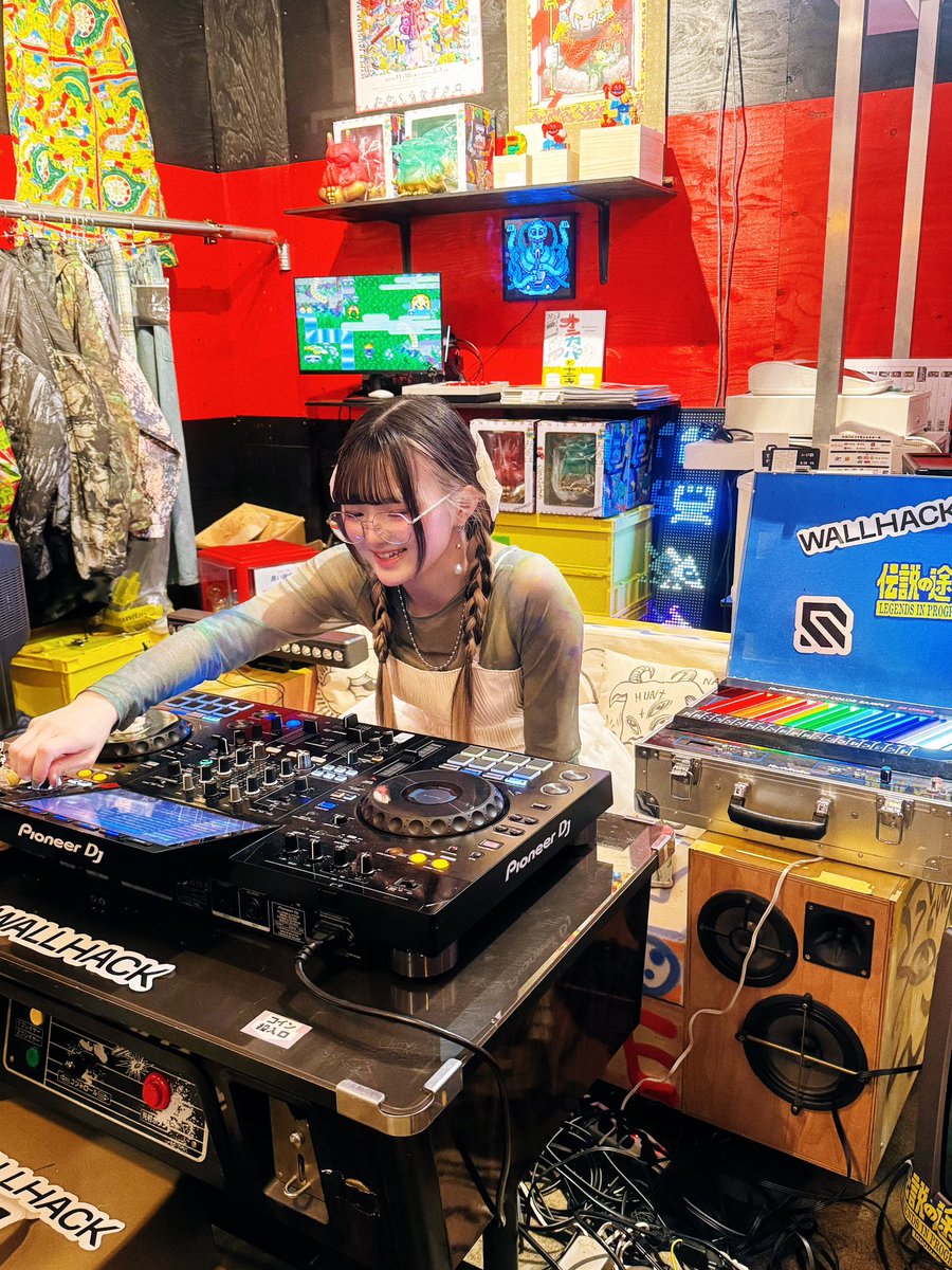 MSP_yura's tweet image. 「WALLHACK x GLASS SESSION curated by 伝説の途中」⁡
出演させていただきました⁡🤍

会いに来てくれてありがとう〜⊂(^・^)⊃ 超可愛い空間でのDJでした𛰙᭜𖫴𖫰𖫱𖫳𖫲𖫲𖫳𖫴𖫰𖫱꛰ ᭜𖫴𖫰𖫱𖫳𖫲𖫲𖫳𖫴𖫰𖫱꛰ಣ

色んな音聴けて楽しかったなᴗ  ̫ ᴗ

 #マスカーピース #PARCOGAMES
  #電音部