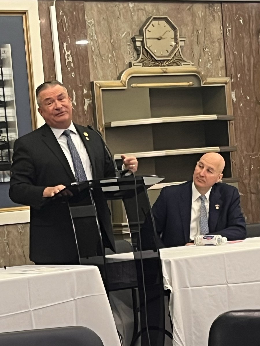 Kara Foster tweet media