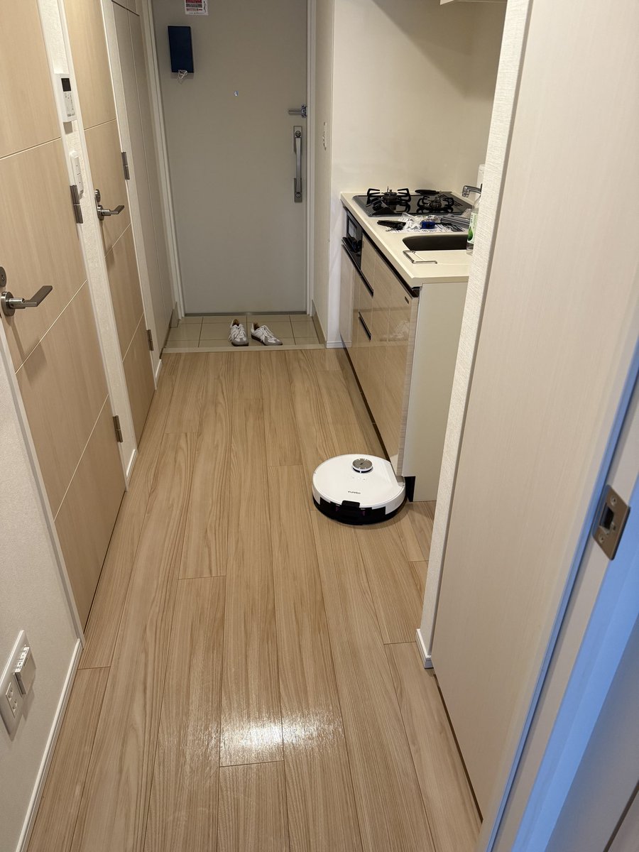 alfred0930's tweet photo. 今更ながら、2025年は色々ありました。
13年住んだマンションが床下漏水で両壁がカビだらけになり引っ越し家賃が1.5倍に( ߹꒳ ߹ )
会社まで2キロだしいい場所に住んでるからだけど、東京高すぎ https://t.co/MM0asIU93I