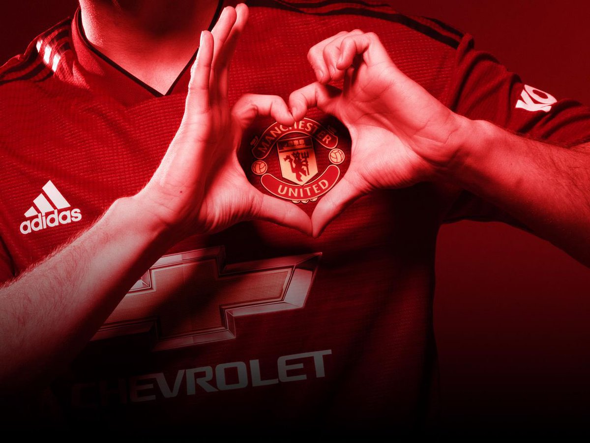 Manchester United sadece bir futbol kulübü değil, bizler için kilometrelerce uzaklıkta olan bir tutku ve bir aşk. 

Bu armaya gönül veren, ayrıca sevgililer gününü yalnız geçiren herkese ❤️ #HappyValentinesDay