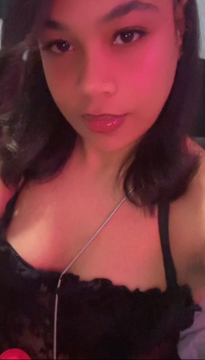 Tayflexx's tweet photo. Happy Vday 💗 https://t.co/Uz55yRTJgR