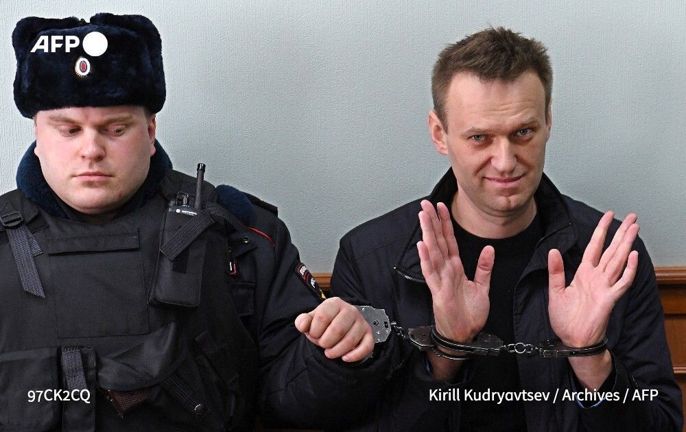 L'opposant Alexeï Navalny, mort en février 2024 dans des circonstances troubles dans une prison russe, a été "empoisonné" avec une "toxine rare" par Moscou, selon une enquête menée par cinq pays dont le Royaume-Uni, dévoilée samedi par Londres.