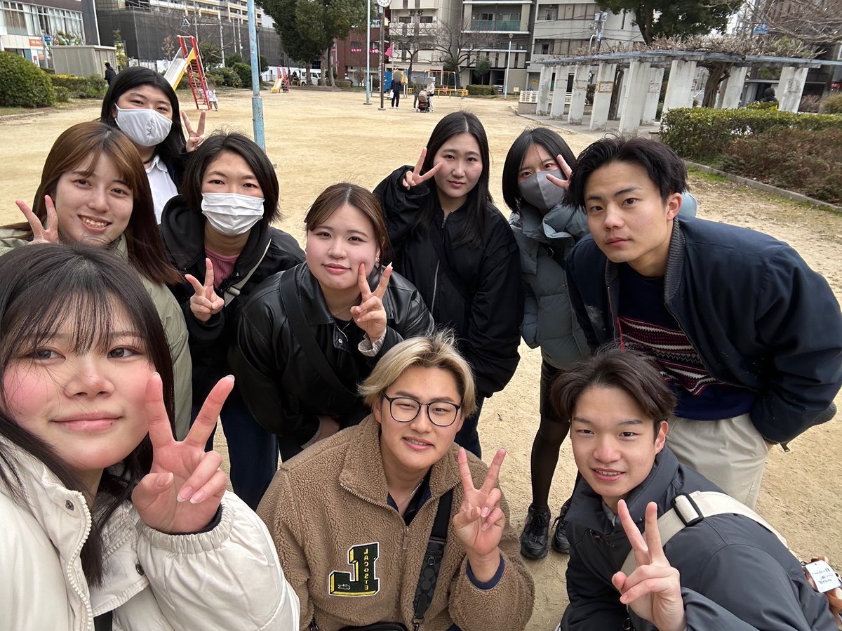 osakamix_'s tweet photo. 2月の清掃活動を実施しました‼️
今回は初の難波駅へ✨️
寒い中皆さん集まっていただき嬉しいです🥲
3月で私は代表としての最後の清掃活動になります😭
ぜひ多くの方に参加してもらえると本当に嬉しいです☺️
3月7日に清掃予定です！！お待ちしてます🌟

#大阪 #みっくす #学生ボランティア #清掃活動 https://t.co/PELDW6ca57