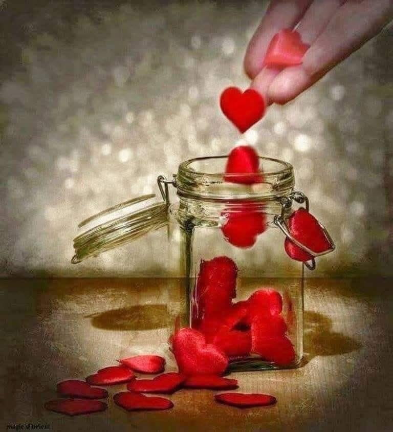 Yo no soy de celebrar San Valentín, porque creo que el amor hay que vivirlo todos los días, y que los detalles no tienen que tener un día señalado, pero para todos los que celebráis este día, creáis en el amor, o no creáis…ojalá volváis a creer, os deseo que paséis un bonito