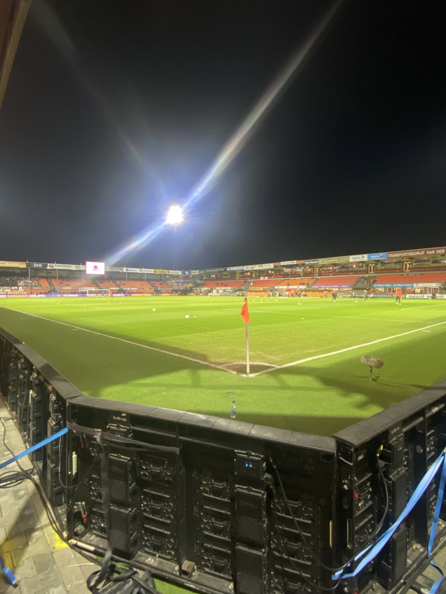 Ik ga nooit meer naar een uitwedstrijd van #PSV en dan tussen de thuissupporters zitten. 2x gedaan nu; uit #peczwolle vorig seizoen en gisteren in #Volendam. Ben een slechte talisman voor <a href="/psv/">PSV</a> #jinx 😄 #volpsv
