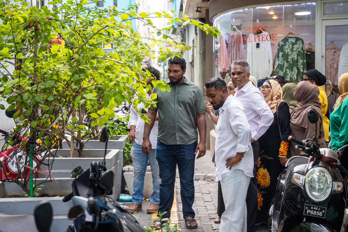 ކުރިއަށް އޮތް ލޯކަލް ކައުންސިލް އިންތިޚާބުގައި އެމްޑީޕީގެ ފަރާތުން މާލެ ސިޓީގެ މޭޔަރ ކަމަށް ވާދަކުރައްވާ ކެންޑިޑޭޓް މޭޔަރ  <a href="/adamazim/">Adam Azim, Mayor of Male’ City</a>  އާއި މާލެސިޓީގެ އ.ތ.މ ކޮމެޓީގެ ރައީސާކަމަށް ވާދަކުރައްވާ ކެންޑިޑޭޓޭ  <a href="/reesha_a/">Aishath Reesha</a> އާއި މައްޗަންގޮޅި ދެކުނު ދާއިރާގެ ކައުންސިލްއަށް ވާދަ ކުރައްވާ