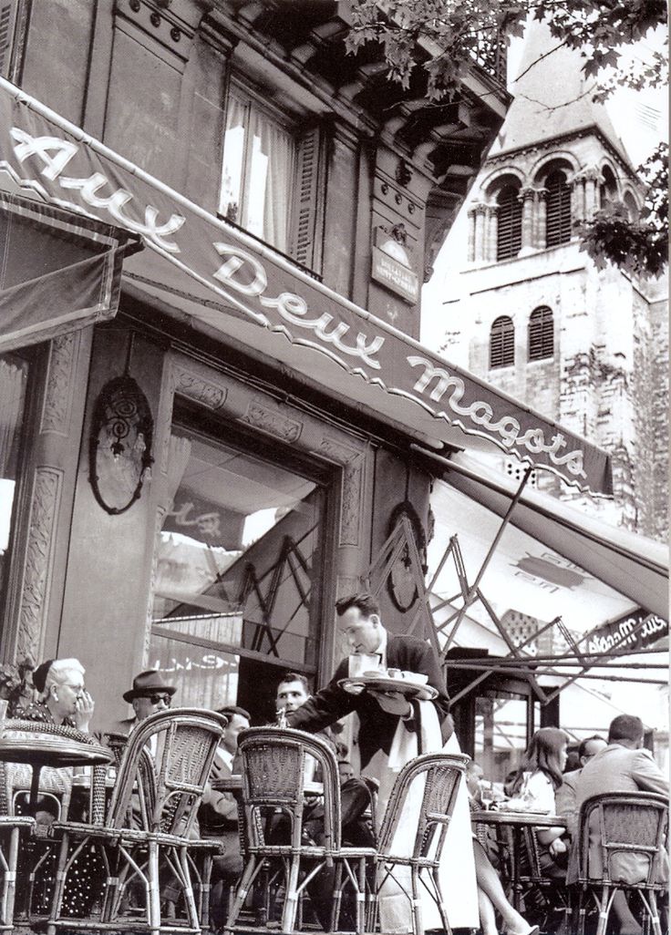 Aux Deux Magots, Saint-Germain-des-Prés. 
1960. Paris