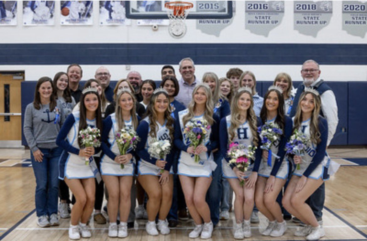HudsonHoops_'s tweet photo. Last night @HudsonHoops_ along with our senior lead student section was able to celebrate 8 cheerleaders, 7 bball players, &amp; 1 thirty year veteran! You will not want to miss the rerun on Hudson Cable Television! Final- Hudson 70 Cuyahoga Falls 46. 🏀 #RollHud @HudsonOHSports https://t.co/QNJKekXOCu