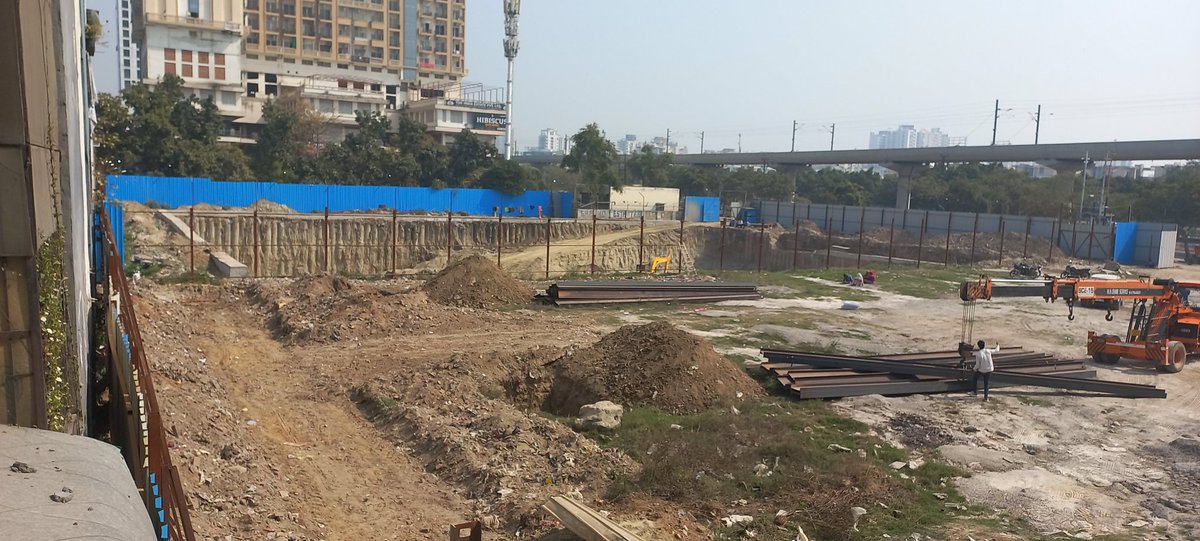 Arvindk21843179's tweet photo. #GreaterNoida #DELTA1 के पास BD Developers द्वारा multi-storey निर्माण कार्य में piling बिना concrete केवल ironsteel pillars से की जा रही है। कृपया संबंधित स्वीकृति, soil test और structural approval की जांच की जाए। यह सार्वजनिक सुरक्षा का मामला है
@OfficialGNIDA @myyogiadityanth https://t.co/XjKyLpvXco