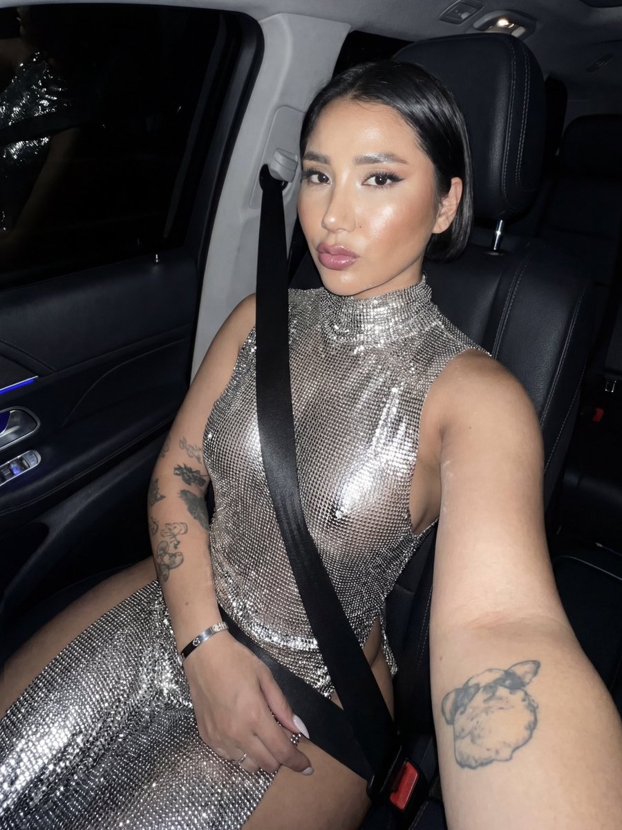 yournewgfbgo's tweet image. Windham nights with sparkle on and confidence riding shotgun ✨🚗 flash on, glow up, and every angle hitting just right 💫 calm energy, polished look, and a ride that feels like a whole moment before the night even starts 😌 #glam #nightout #confidence
