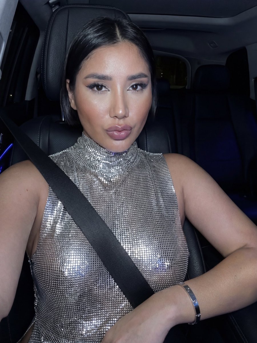 yournewgfbgo's tweet image. Windham nights with sparkle on and confidence riding shotgun ✨🚗 flash on, glow up, and every angle hitting just right 💫 calm energy, polished look, and a ride that feels like a whole moment before the night even starts 😌 #glam #nightout #confidence