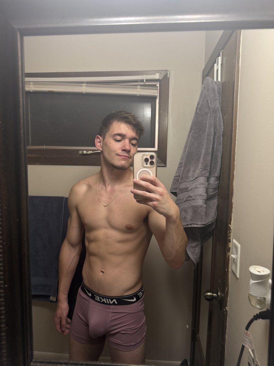 ItsKDbb's tweet photo. Will you be my valentine?? 💝 

40% off rn 😘 https://t.co/OnPLKWSA3R