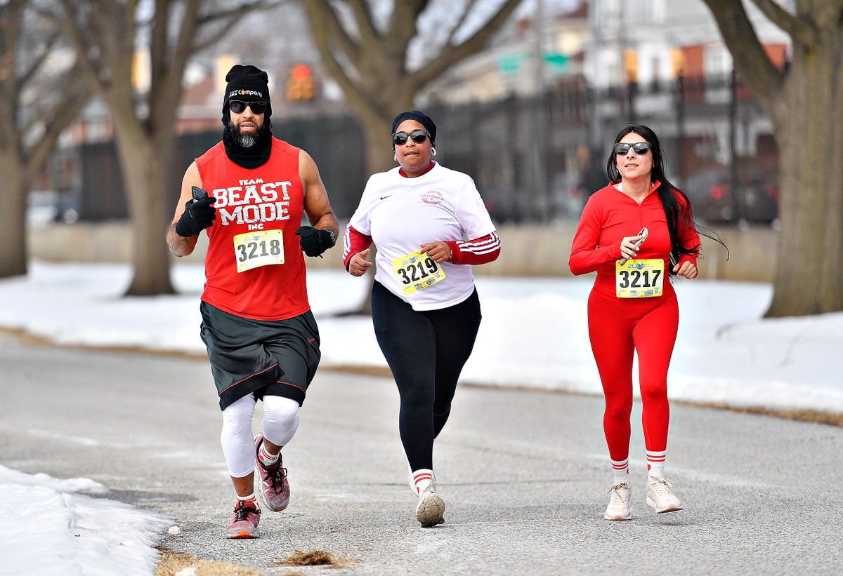 Dawn J. Sagert tweet media