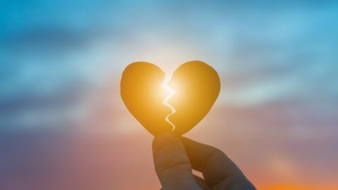 Grief is personal, but you don’t have to navigate it alone. Our guide highlights healing activities and support to help you find comfort on your journey.
👉 hubs.li/Q03Zt9Yg0

#GriefSupport #HealingJourney