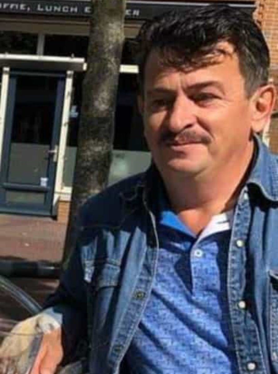 Pideci Şeref Abi..
Malına mülküne eşkiyaların çöktüğü yiğit insan. Allah'dan başkasına eğilmedi. İhtiyaç sahiplerinin ihtiyaçlarını karşılamak için gurbet diyarında sipariş biriktirir, bir gün eşiyle çocuğuyla pide yapar satardı. Mütevazi ama başı dikti. Allah rahmetiyle sarsın.