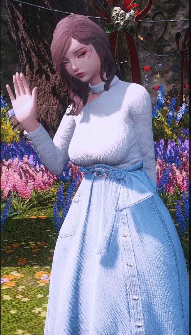 Heya~ (I hope I look cute...)