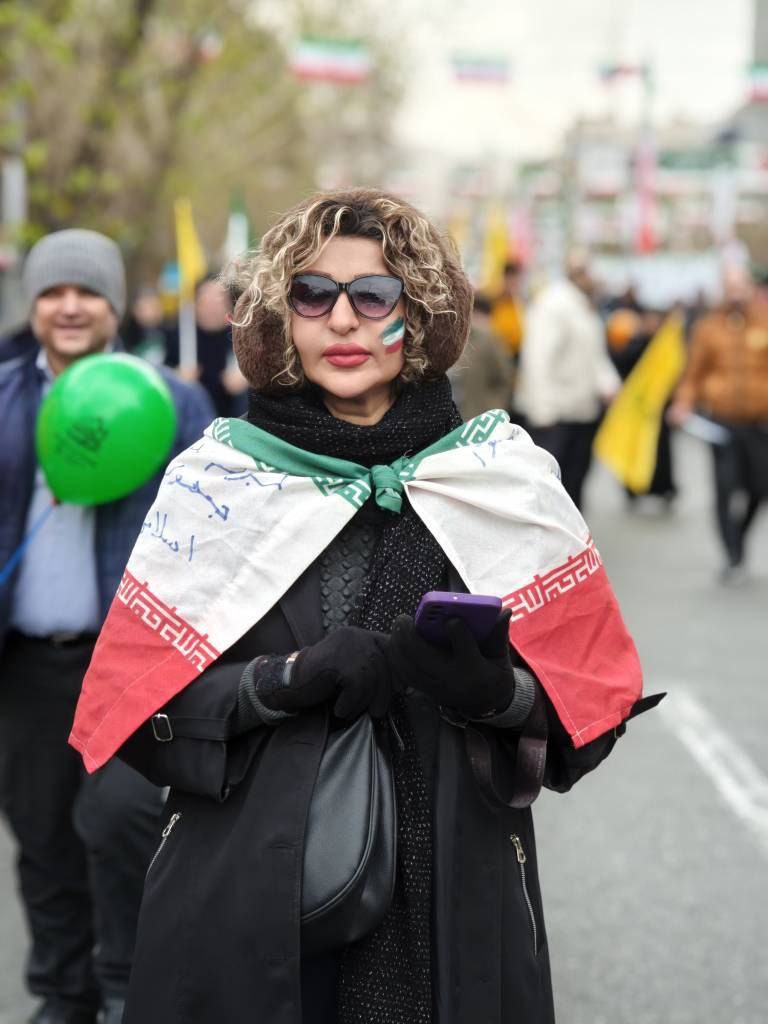 therebel6166's tweet photo. تو تجمع ما لیندسی گراهام میاد با عشق 
شما پول میدید جنده میارید 

صد در صد با هم فرق داریم شیعه مادرجنده
#kingrezapahlavi
#IranMassacre https://t.co/FsHWt3ZmBS