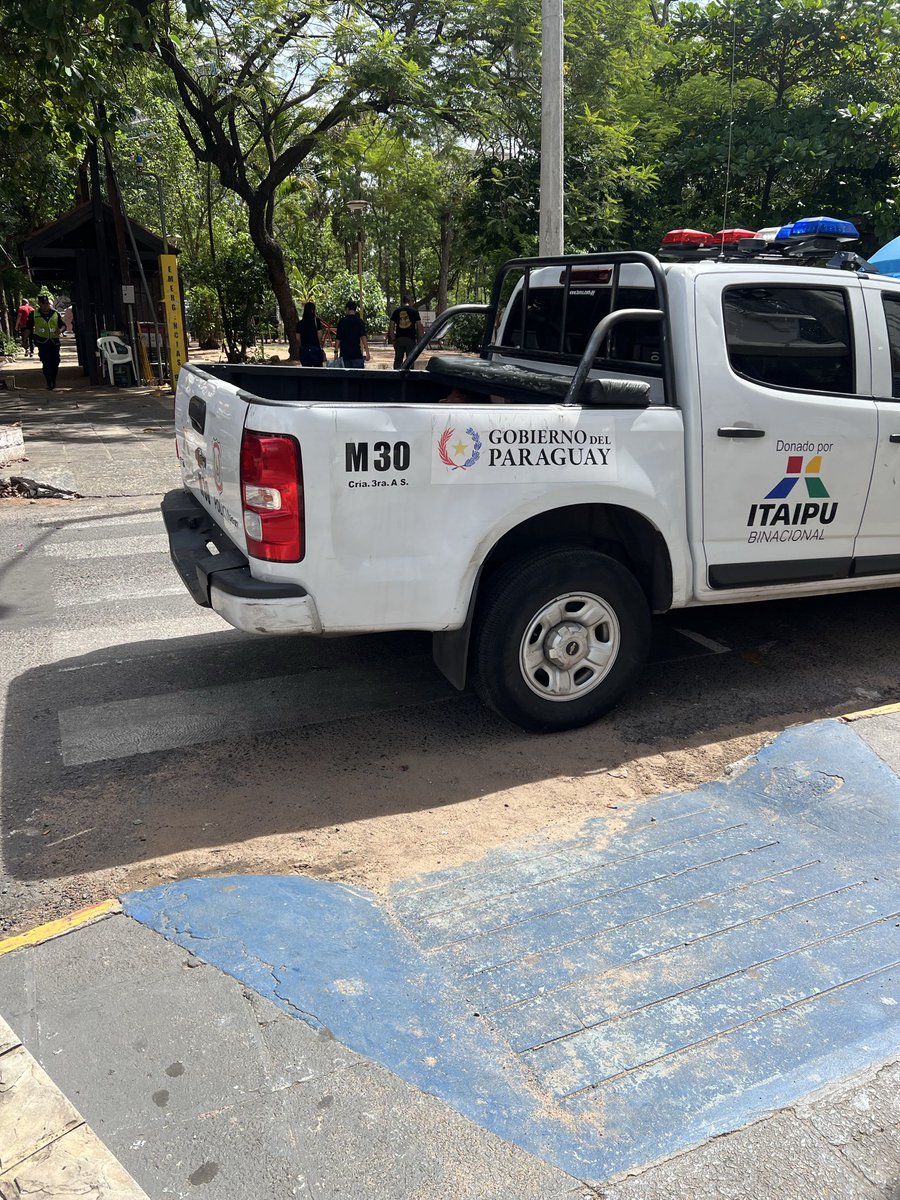 •Chechi• tweet media