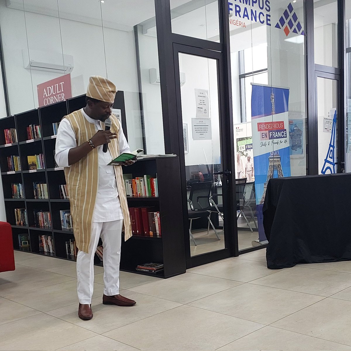 Báyò Olúpohùndà tweet media