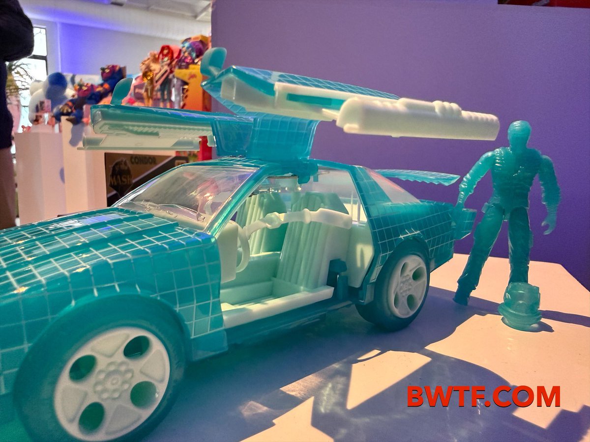 BWTF_Ben's tweet image. Revealed today at #ToyfairNY!  #MASK #SDCC exclusive holographic redeco of the Thunderhawk! #toys