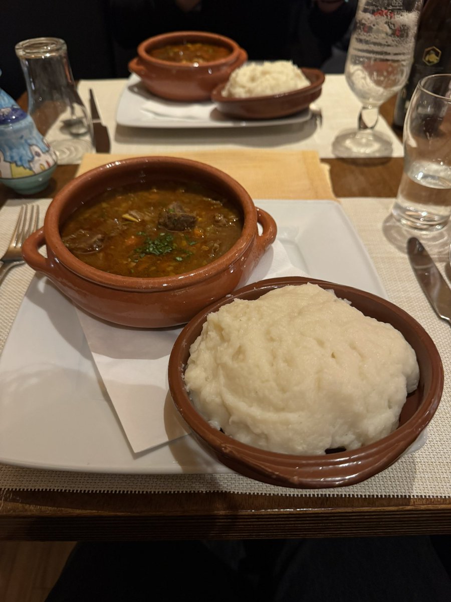 b0blepongeee's tweet image. you met me at a very african time #fufu