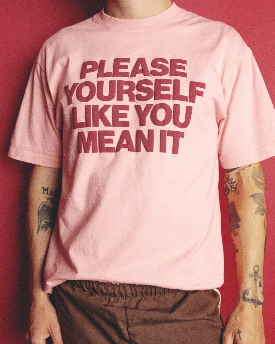 Harry modelling the new Please Yourself Like You Mean It t-shirt for Pleasing!