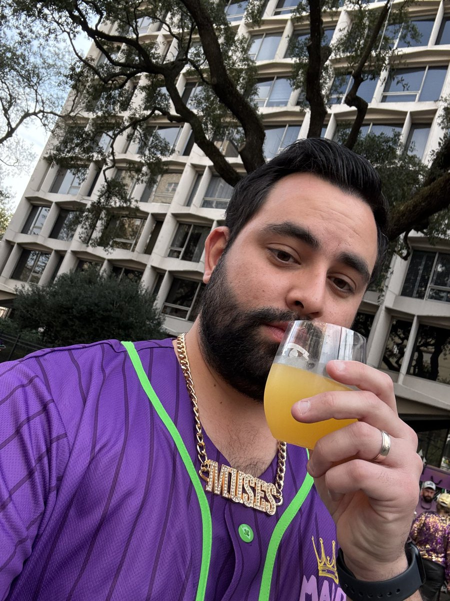 Pgiambrone2's tweet photo. @Rickie_Tracker Checking in from Mardi Gras!!!! https://t.co/omIGsARjs9