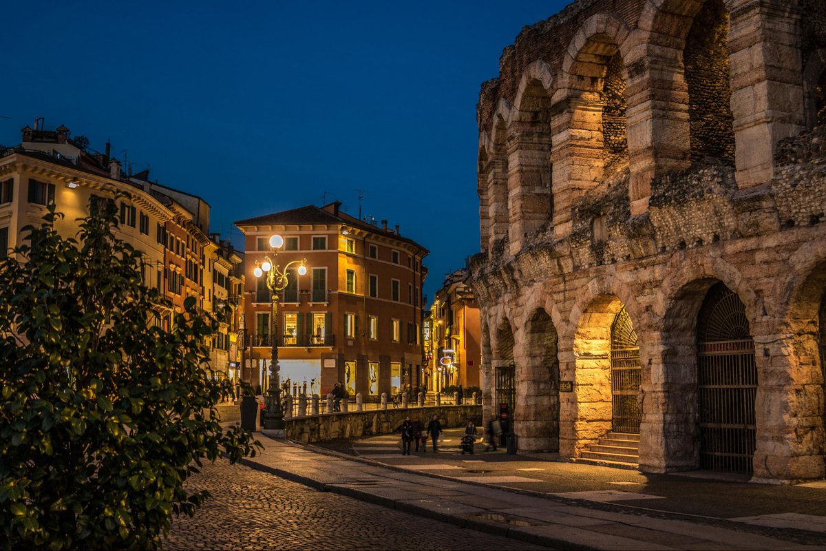 YourOwnItaly's tweet photo. Happy Valentine’s Day from the beautiful “City of #Love”: #Verona, where #Shakespeare’s Romeo and Juliet was set! ❤️🇮🇹

#travel #ValentinesDay #RomeoAndJuliet #Veneto #visititaly https://t.co/G73ktnlxDO
