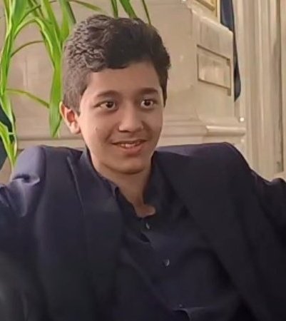 امروز هزاران پرچم شیروخورشید برافراشته شد، قهرمان پرچم‌دار ایران🖤
#سینا_اشکبوسی
#انقلاب_شیروخورشید