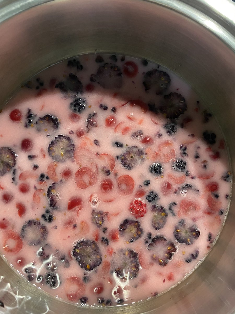 sumilerce's tweet image. sizce ne yapıyorum bilene white chocolate mocha