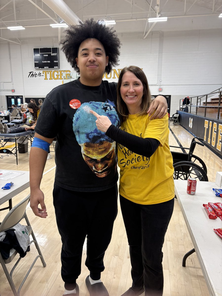 LSHS National Honor Society tweet media