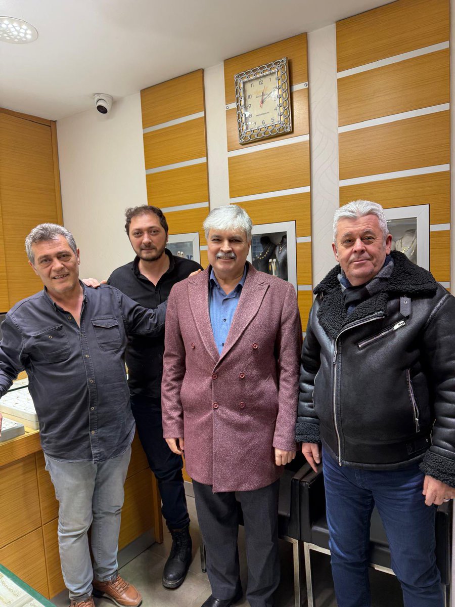 Genel Başkanımız Sayın Devlet Bahçeli’nin talimatları ile “#HayırlıGünlerKomşum” ve “#DerdinDerdimizdir” ziyaretlerimiz kapsamında, kıymetli esnaflarımızı ziyaret ettik.

Kıymetli hemşehrilerimize misafirperverliklerinden ötürü teşekkür ederiz.

📍 Yenidoğan Mahallesi