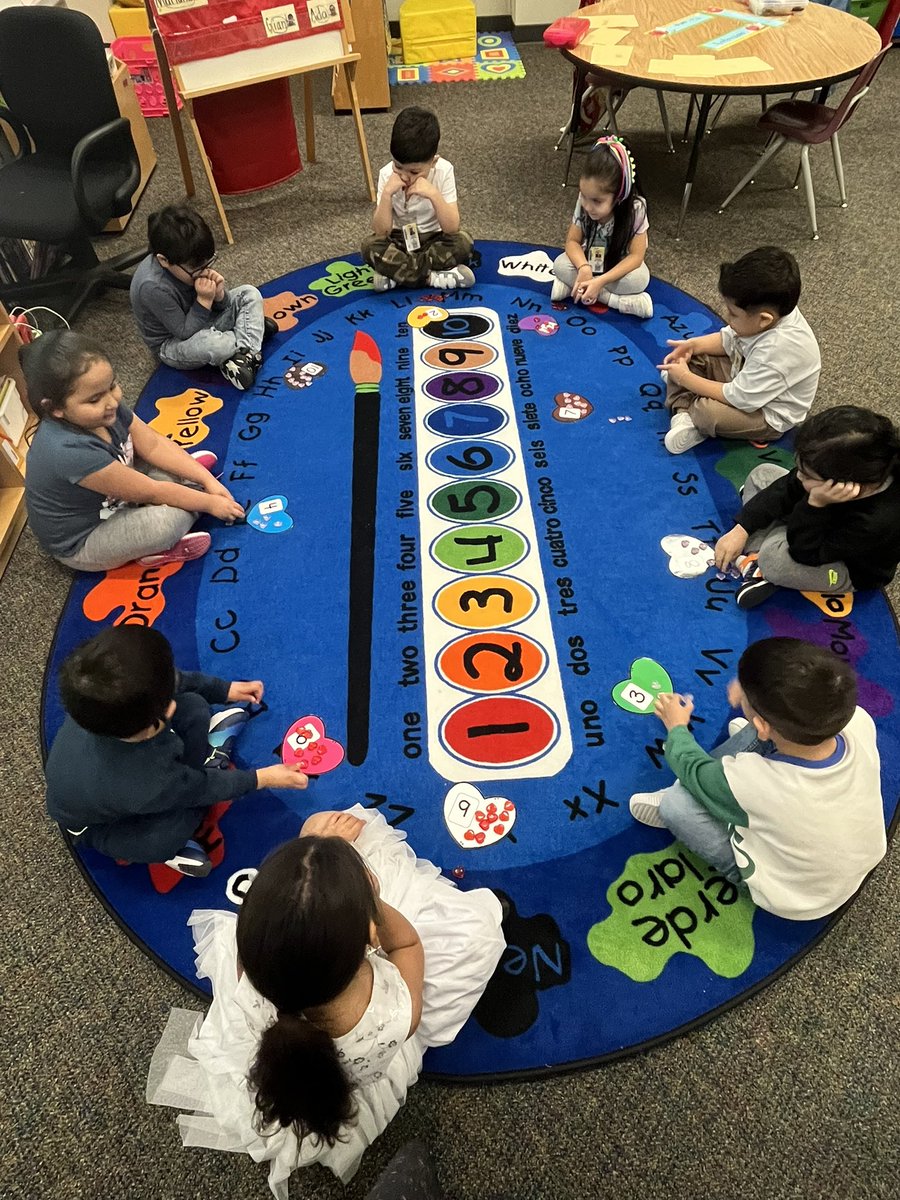 SolmaryMartine3's tweet image. Valentine fun in Pre-K ❤️🎶

We played “Musical Hearts” — dancing, identifying numbers, and making sets when the music stopped! 🔢💕

Active learning makes math SWEET!

#PreK #EarlyMath #LearningThroughPlay #ValentinesDay

@PISDESMath
@prekpasadena