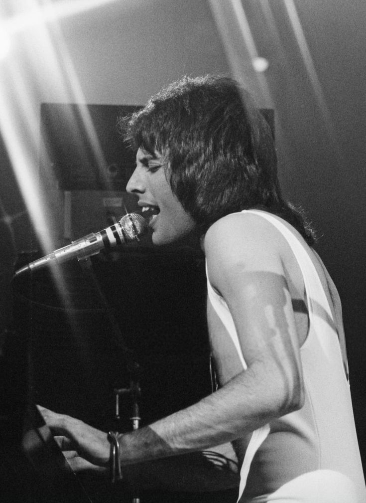 #FreddieMercury 
#Queen