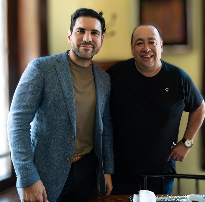 Se puso buena la plática con mi amigo <a href="/malfarol/">Manuel Alfaro Lozano</a>, coordinador del Partido Verde en Zapopan.

Muy pronto en el Podcast "De Frente al Poder".