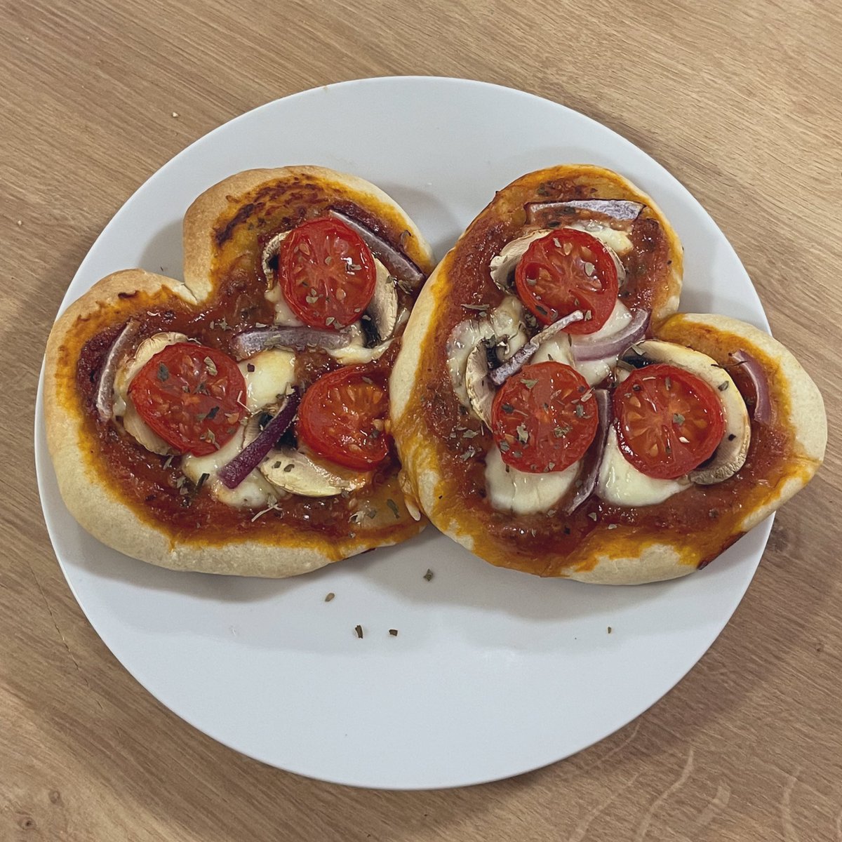 juniebone's tweet image. + a side salad &amp;lt;33 probably around 600 ^^