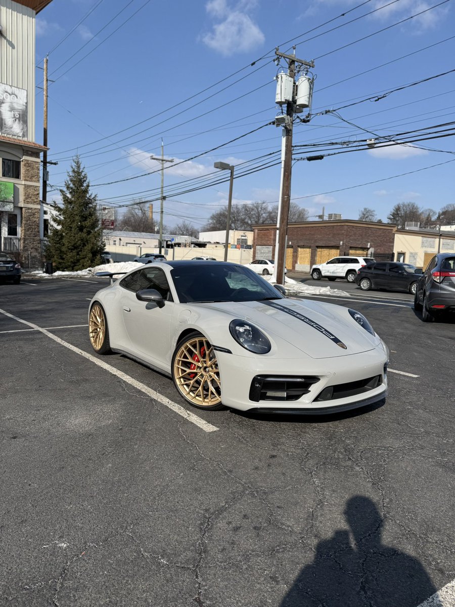 KrysAlpine's tweet image. Had some errands to do for  the Vermont ski trip before work tonight. It feels like spring so had to out her out of the garage for #vday cruise lol. #porsche #njweather