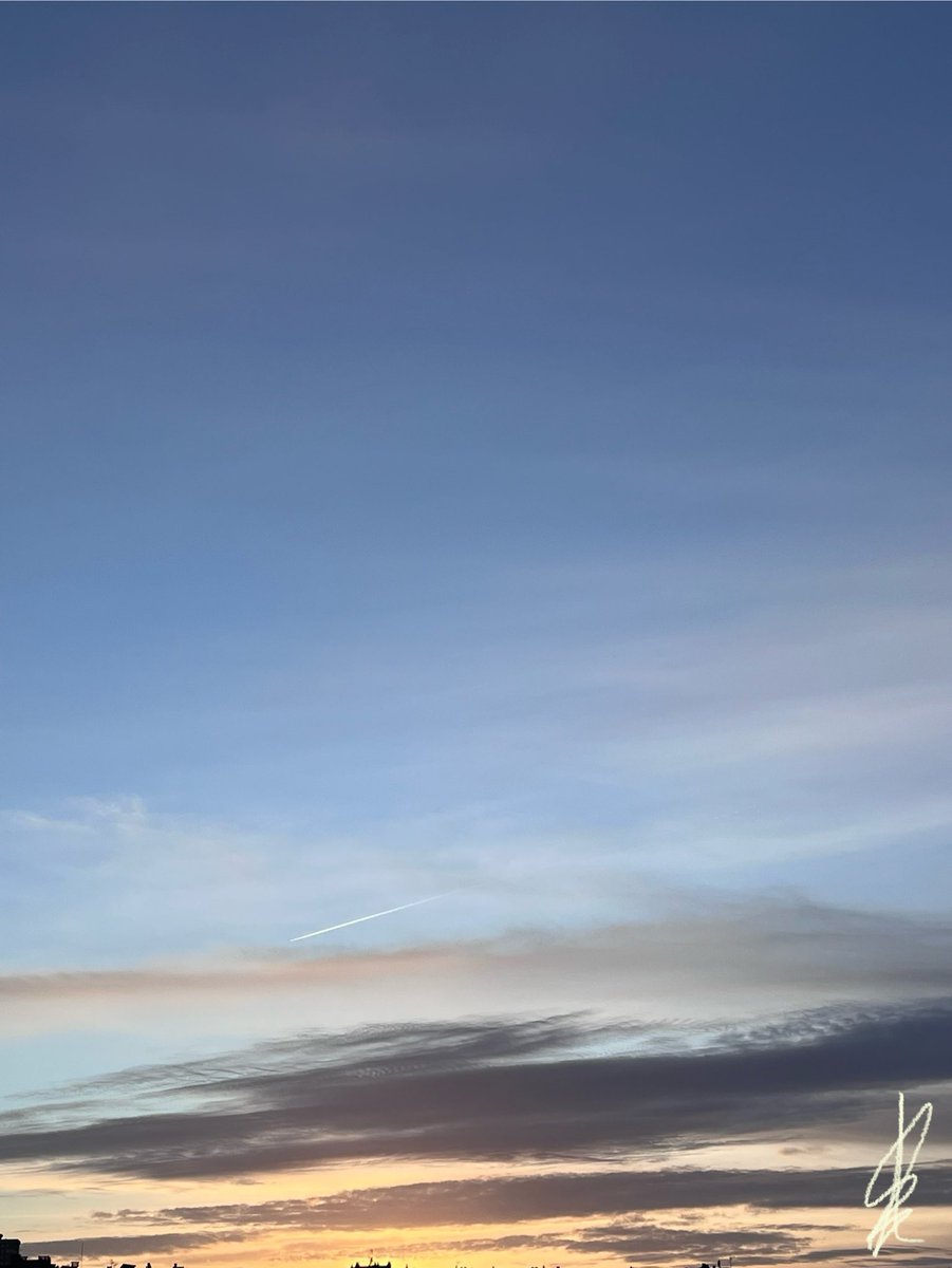 Con lo limpio que amaneció.                               Teníamos que quedarnos con la ponzoñada del día.