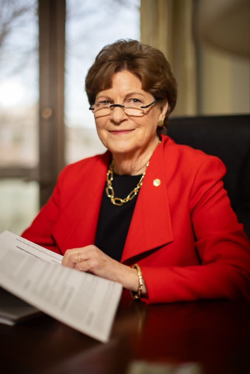 💢بجلسة حوارية بمؤتمر ميونيخ، حكت السيناتور جين شاهين إنو المرحلة الجديدة بسوريا ممكن تكون فرصة حقيقية ليبلّش البلد صفحة مختلفة عنوانها الاستقرار والانفتاح. 
💢وقالت إنو سوريا المستقرة بتهم أميركا وبتهم المنطقة كلها، وإنو أي تقارب أو شراكة مسؤولة رح يكون إلها أثر إيجابي على