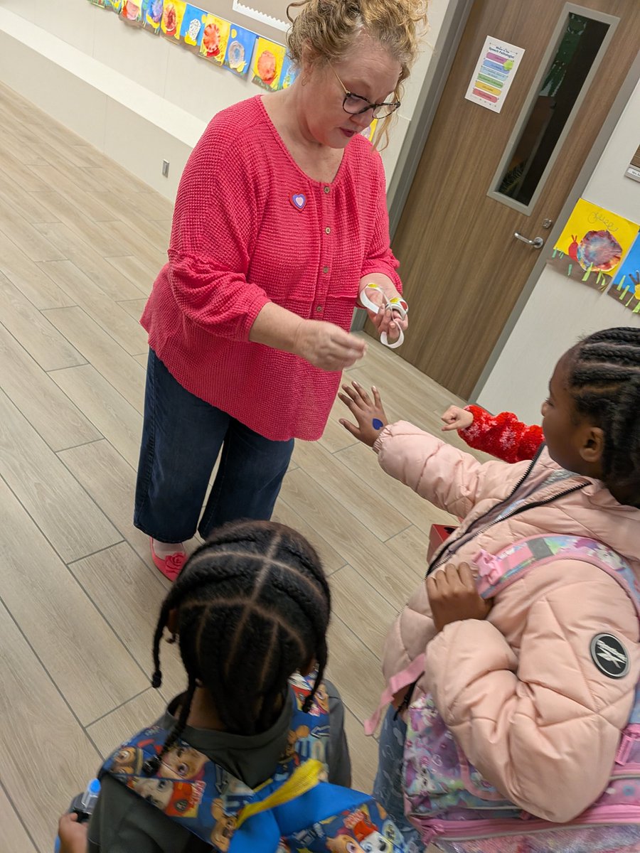 Miss J Thomas tweet media