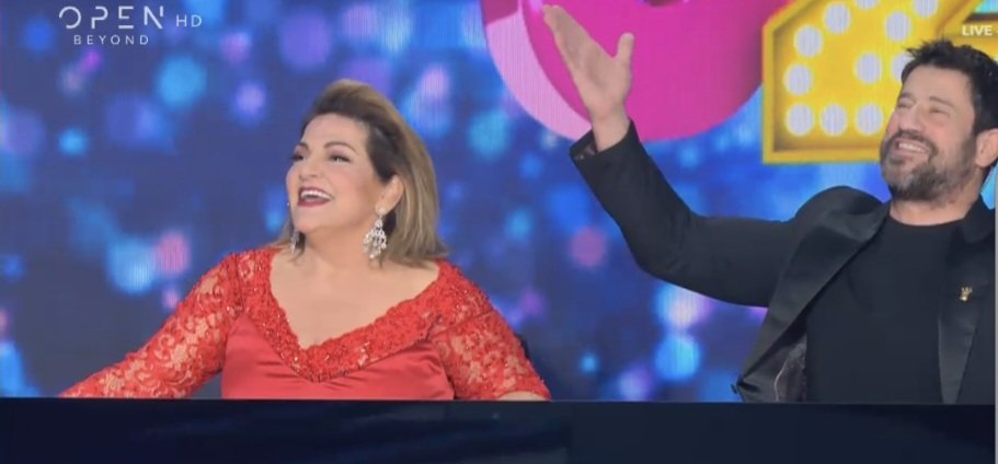 thanasima_agna's tweet photo. Στελλα κ Σωτηρης για πάντα μαζί #eisaitotairimou! #j2us https://t.co/BBehCVAIS4