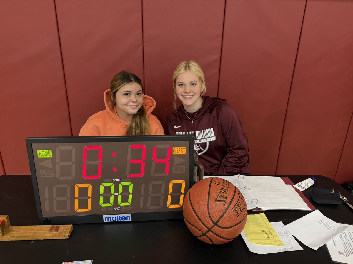 Bringitstrong's tweet image. 28th SiR Basketball Tourney! Where else would you rather be for Valentine’s Day?!?! Appreciate the RHS Girls Team here helping out!
#SIRbasketball
#BuildTheProgram
#RollaDawgs