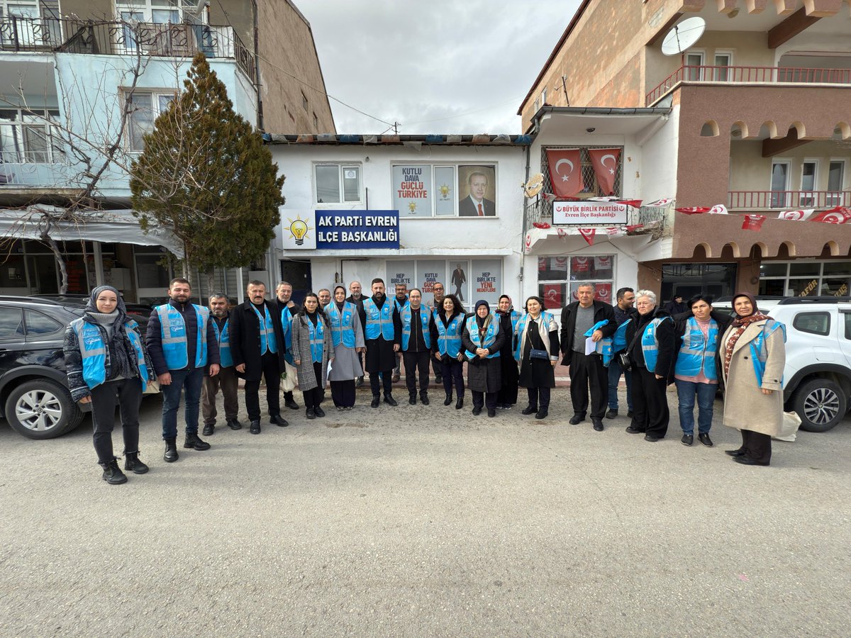 AkpartiAnkara's tweet image. #GönüldenGönüle projemiz kapsamında İl Yönetim Kurulu üyelerimiz, ilçe teşkilatımızla birlikte Şereflikoçhisar ve Evren’de 300 ailemizle bir araya geldik.