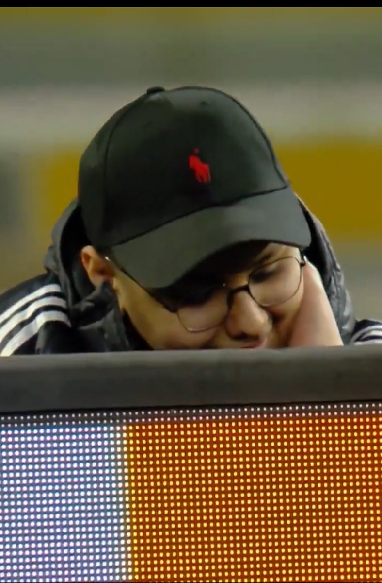 k__1__k's tweet image. قسم بالله غبنه 💔💔💔