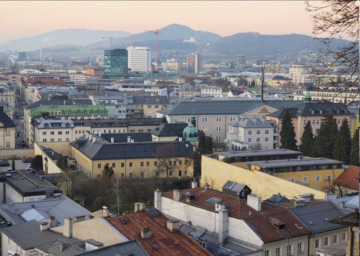 MozartCircle's tweet photo. 4-MOZART 250TH: HAFFNER SERENADE K249+K250
#Salzburg #Serenades were for public social events: K250 was performed for Eve of Wedding 21 July 1776 near #Salzburg LoretoConvent for #MariaElisabethHaffner daughter of old rich merchant&mayor #Siegmund (1699-1772) at summer residence! https://t.co/4URR5dikrc