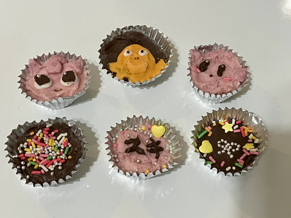 プリンセスがナポレオッパイ?ってやつと女児チョコ作ってくれた! ちょっと手伝ったよ～☺️ 