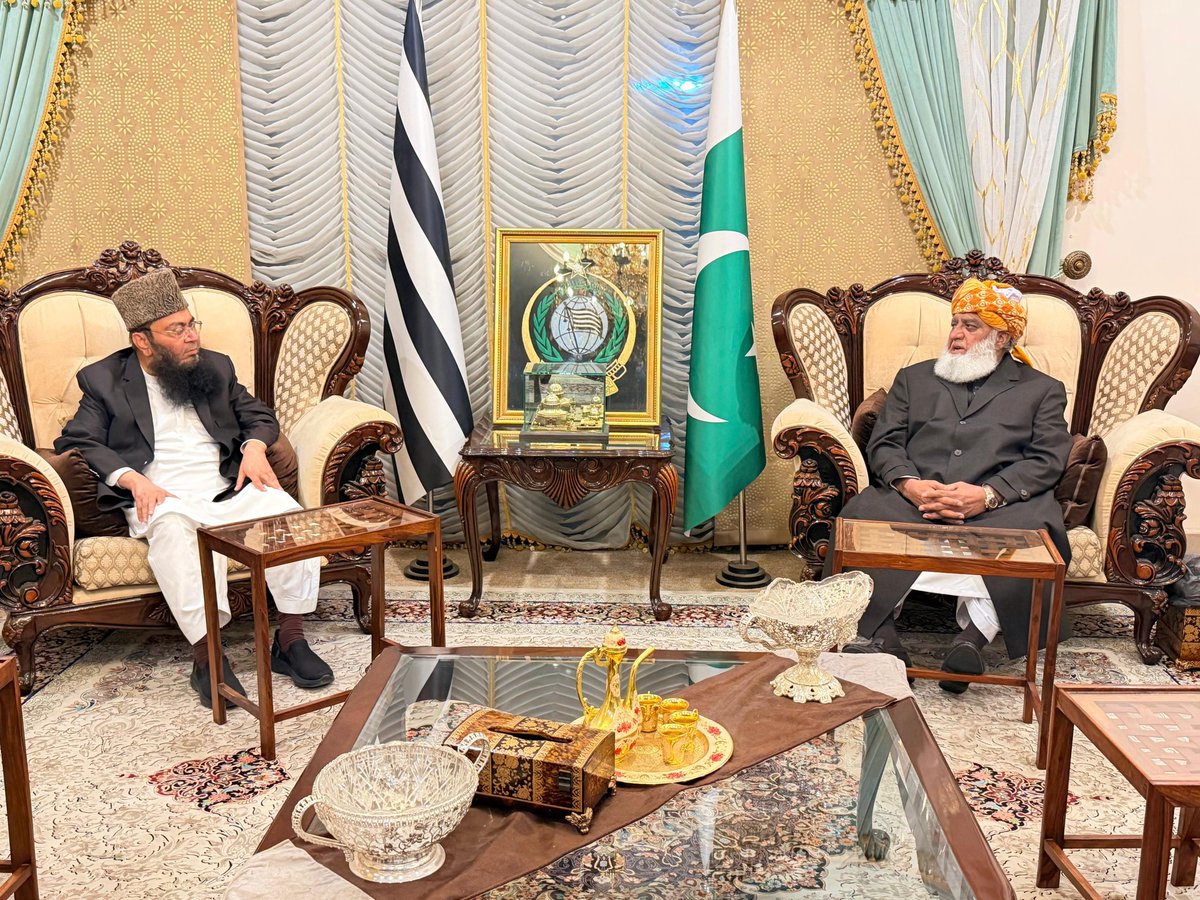 ٹیکرز : 14 فروری 2026

اسلام آباد:مختلف دینی جماعتوں کے وفود کی جےیو آئی سربراہ مولانا فضل الرحمان کی رہائش گاہ آمد 

 مرکزی جمعیت اہل حدیث کے سربراہ سنیٹر حافظ عبدالکریم کی وفد کے ہمراہ آمد 

جے یو پی کے مرکزی سیکریٹری جنرل علامہ شاہ اویس نورانی کی آمد  

رہنماؤں میں قومی ،سیاسی