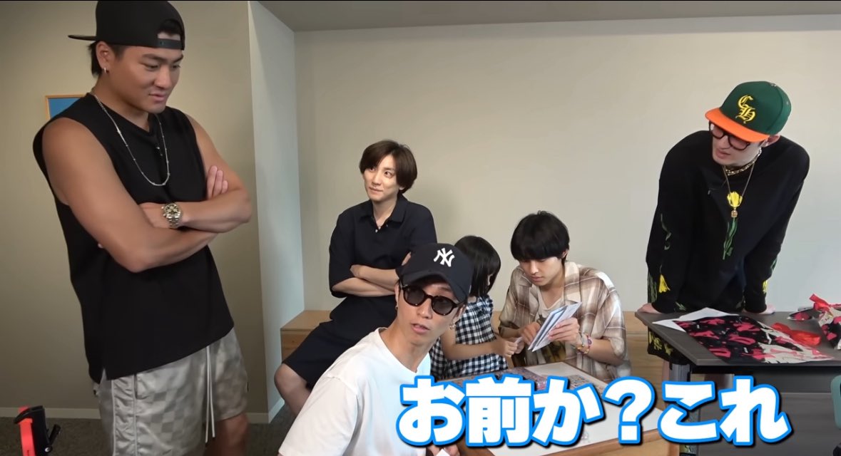 udonmori77's tweet photo. えまちゃん回見直してたら、慎太郎がボンボンドロップシール選んでて先見の名がありすぎる！まだ流行る前だよね？
あたしゃ、慎太郎に着いていくよ〜！となった。
#森本慎太郎
#SixTONES
#ストチューブ https://t.co/lSAaDJkDXz