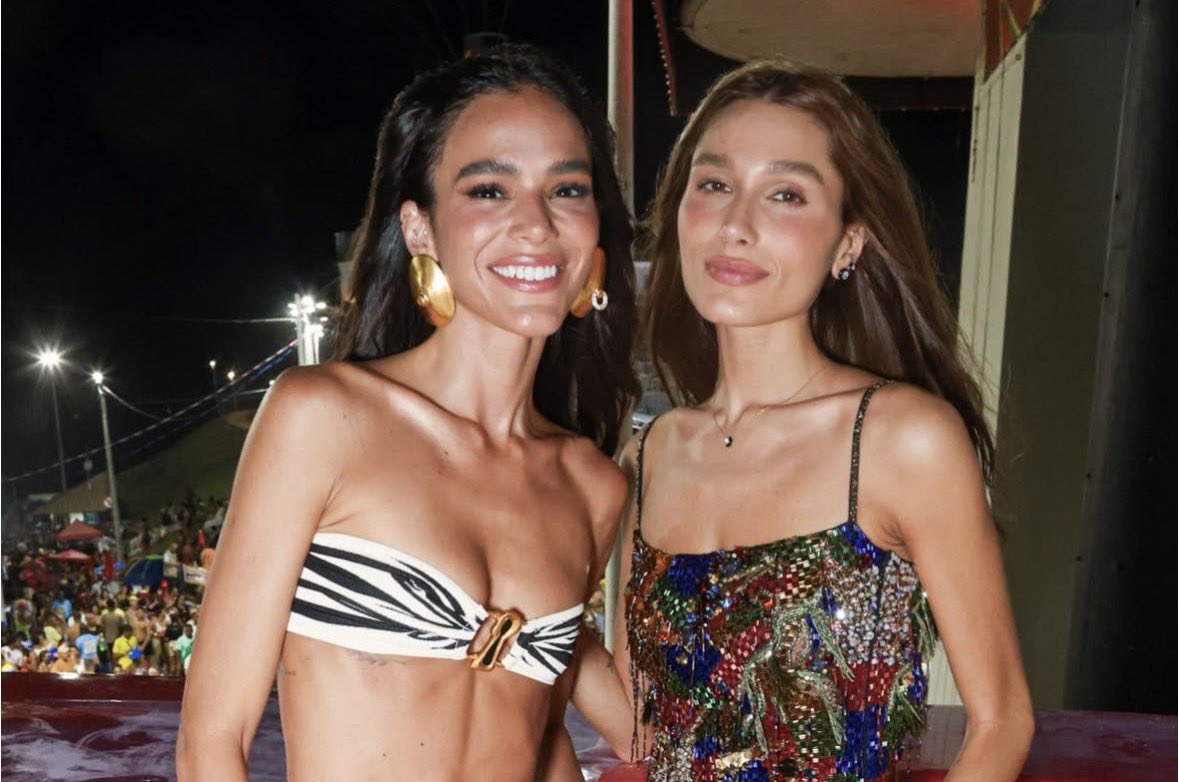 atleastfnow's tweet photo. a bruna e a sasha tá só a cabeça nessa foto https://t.co/CwJJLeAUAN