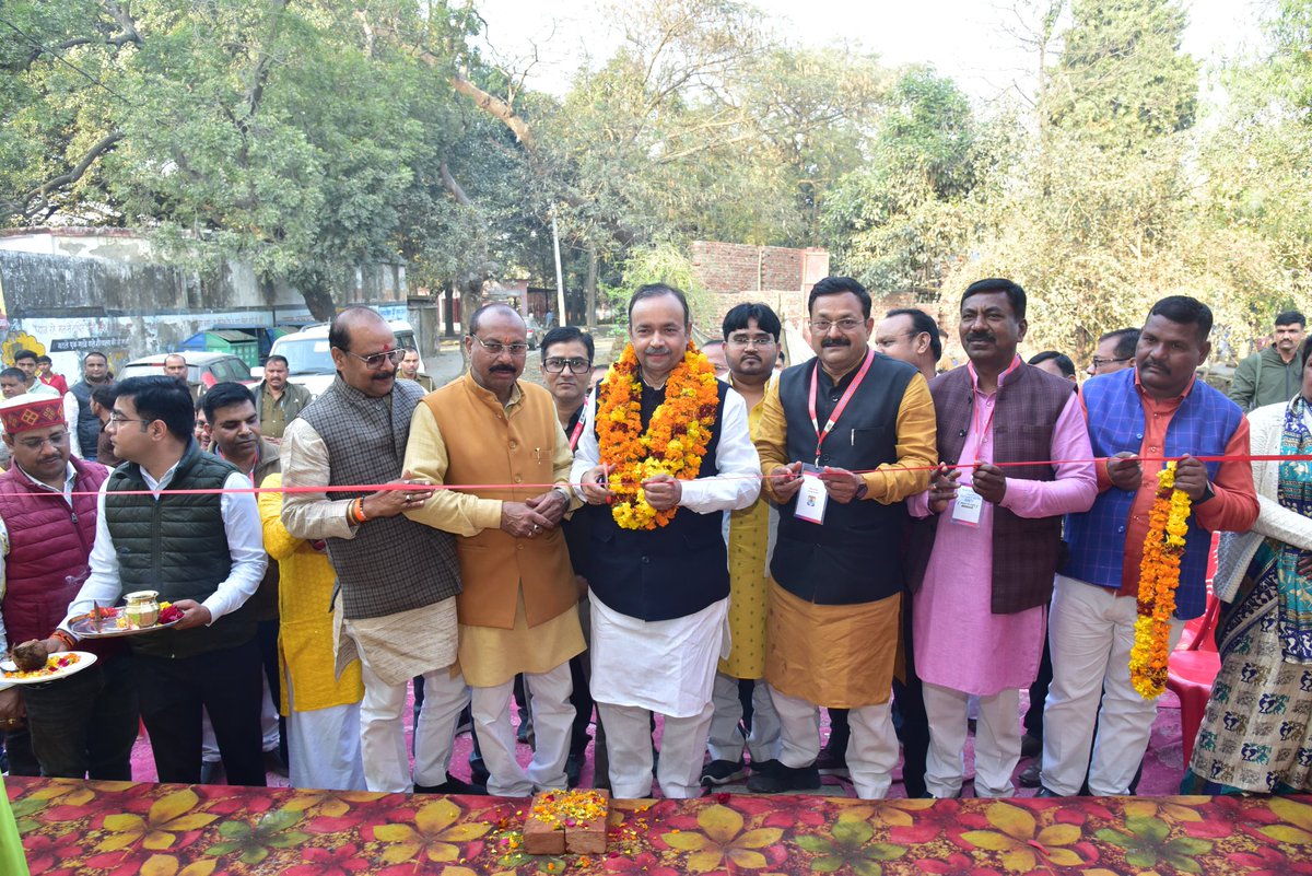 JPSRathoreBJP's tweet photo. आज जनपद-शाहजहाँपुर में नवगठित एम-पैक्स चौढ़ेरा, भावलखेड़ा के उद्घाटन व कार्य व्यवसाय के शुभारम्भ कार्यक्रम में प्रतिभाग किया।
#cooperative #SahkarSeSamriddhi #Sahkarita #MPACS #shahjahanpur #JPSRathore https://t.co/oyLfDA3BQl